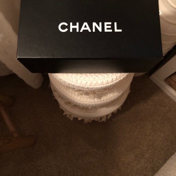 Women’s Chanel sunglasses - Picture 1 of 8